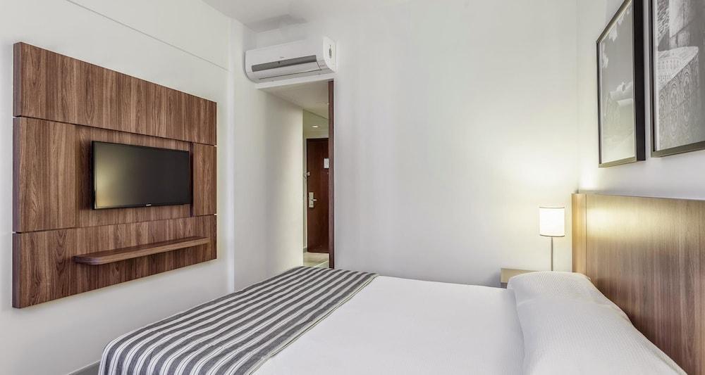 Hotel Vivenzo Savassi Бело Оризонти Екстериор снимка
